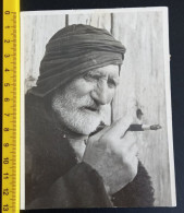 #21  Anonymous Persons -   Old Man With Cigarette - Anonyme Personen
