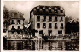 CPSM "Les Cygnes" Hôte-restaurant Evian-les-Bains La Terrasse En Bordure Du Lac Léman - Alberghi & Ristoranti