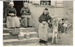 VENDEUSE De LAIT  -  AUVERGNE   (  63 ) - Kunsthandwerk