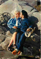 Folklore - Costumes - Vendée - Les Sables D'Olonne - Le Marin Est Heureux D'embrasser Sa Sablaise - Enfants - CPM - Voir - Costumes