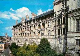 41 - Blois - Le Château - L'aile François 1er Ou Façade Des Loges Du Château. Au Fond à Gauche La Cathédrale Saint-Louis - Blois