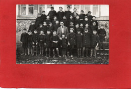 CARTE-PHOTO----Photo De Classe De Garçons----voir 2 Scans - To Identify