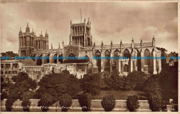 R042351 Bristol Cathedral From South. No 11830. RP. 1936 - Monde