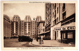 CPA Carte Postale / 69 Rhône, Villeurbanne / Yo, Cellard - 021 / L'Avenue Aristide-Briand, Au Centre Des Nouvelles Cités - Villeurbanne