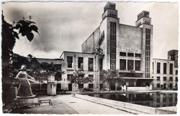 CPSM Carte Postale / 69 Rhône, Villeurbanne / Real-Photo C. A. P. - 57 / Le Théhâtre. - Villeurbanne