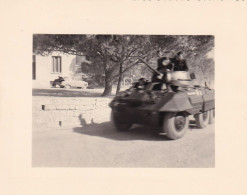Photo Guerre Algerie Militaire Du 4 Eme R.C.C.  Auto Mitrailleuse Blindé  Simca Aronde - Afrika