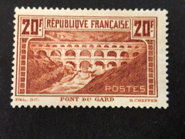 FRANCE Timbre 262 Le Pont Du Gard, 20f Chaudron, Neuf Avec Charnière, Cote 325€ - Ungebraucht