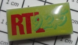 1818B Pin's Pins / Beau Et Rare : MEDIAS /  RADIO RTL 92.5 MHZ - Medios De Comunicación