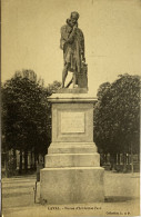 CPA LAVAL (Mayenne) - Statue D'Ambroise Paré - Laval