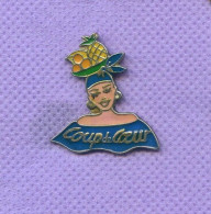 Rare Pins Femme Pin Up Exotique Coup De Coeur Fruit Ananas H157 - Pin-ups