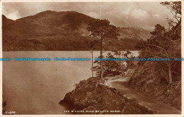 R043049 The Winding Road By Loch Maree. White. Best Of All. No A.1684. RP. 1937 - Wereld