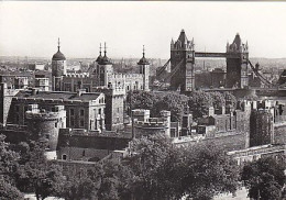 AK 210739 ENGLAND - London - The Tower And Tower Bridge - Tower Of London