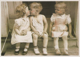 ENFANTS ENFANTS Scène S Paysages Vintage Carte Postale CPSM #PBU452.FR - Scènes & Paysages