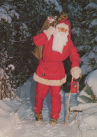 PÈRE NOËL NOËL Fêtes Voeux Vintage Carte Postale CPSM #PAK812.FR - Santa Claus