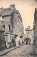 P-24-Mi-Is-1301 : COUTANCES. RUE GEOFFROY-HERBERT. COLLECTIONS ND PHOT - Coutances