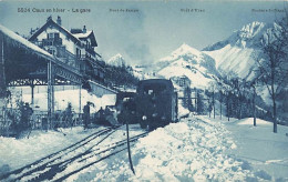 Caux En Hiver La Gare Avec Le Train Des Rochers De Naye Sur Montreux  ( 10x 15) - Montreux