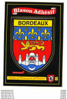 D33  BORDEAUX CARTE AVEC  ÉCUSSON ADHÉSIF........ BLASONS - Bordeaux