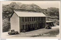 D64   Le Poteau Frontière Et L'Hôtel Du Pourtalet   .......... Douane - Laruns