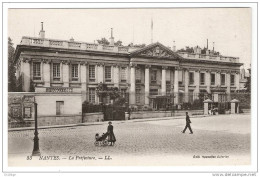 CPA 44 Loire Atlantique - Nantes La Préfecture Animation Femme Avec Landau , Militaire - Nantes