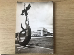 CAEN Devant L'université Le Phénix - Caen