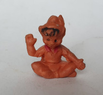 FIGURINE PUBLICITAIRE ESSO 1971 - En Gomme Ou Mousse De Plastique - DISNEY PETER PAN -  PETER Orange Type Glups - Disney