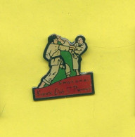 Rare Pins Karate Club Saint Pierrois France H292 - Judo