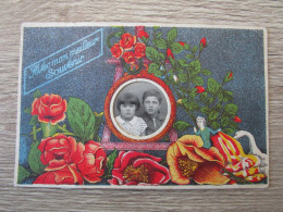 CPA ILLUSTREE PETITE PHOTO MEDAILLON FRATRIE FRERE SOEUR FLEURS AVEC MON MEILLEUR SOUVENIR - Children And Family Groups