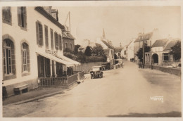 29 LOCQUIREC  L'ARRIVE AU PORT AVEC VUE SUR L'HOTEL DU PORT - Locquirec