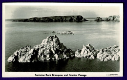 Ref 1650 - Real Photo Postcard - Fontaine Rock Brecquou Brecqhou & Gouliot Passge - Channel Islands - Otros & Sin Clasificación