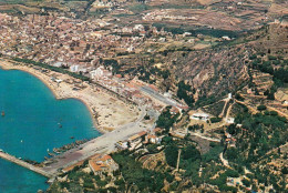 1 AK Spanien / Spain * Blick Auf Die Stadt Blanes An Der Costa Brava - Luftbildaufnahme * - Otros & Sin Clasificación