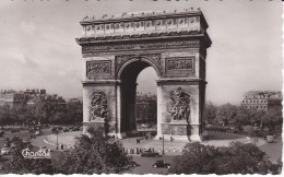 75 PARIS 8e - L'Arc De Triomphe Et La Place De L'Etoile - Circulée 1955 - Triumphbogen