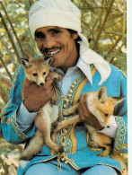 Animaux - Renards - Tunisie - Nefta - Abderrazak Ammar Guide Saharien - Renards Du Désert - Renardeau - Fox - CPM - Voir - Andere & Zonder Classificatie