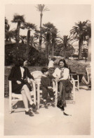 PHOTO ORIGINALE - R  - PHOTO DE FEMMES ET ENFANT - NICE - JARDIN ALBERT 1ER - FORMAT 8.8 X 6.5 - Personnes Anonymes