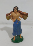 I117134 Pastorello Presepe - Statuina In Pasta - Donna Che Porta Acqua - Cm 7 - Weihnachtskrippen