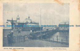 R043560 Royal Pier. Southampton. John W. Mills - World