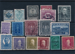 Lot De 17 Timbres (un Perforé). - Used Stamps