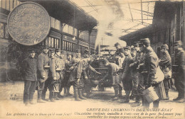 CPA 75 PARIS GREVE DES CHEMINOTS DE L'OUEST ETAT C'EST LA THUNE QU'IL NOUS FAUT - Stations, Underground