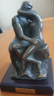 REPRODUCTION DE LA SCULTURE DU "BAISER" (1882) DE A. RODIN (1840-1917) - Bronzes