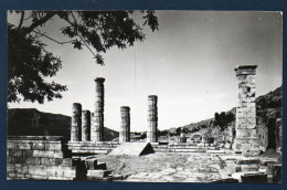 Grèce. Delphes. Temple D'Apollon (IVè S. Av. J.C.) Avec L'espace Sacré De L'oracle  Où Vivait La Pythie. 1952 - Greece