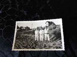 P-286 ,  Photo, Groupe De Judokas à L'entrainement  Sur Une Plage , Circa 1940 - Persone Anonimi