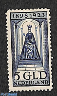 Netherlands 1923 5gld, Stamp Out Of Set, Mint NH, History - Kings & Queens (Royalty) - Nuovi