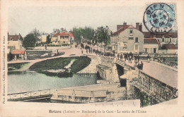 45 Briare Boulevard De La Gare , Sortie De L' Usine CPA Animation , Carte Couleur Cachet 1904 - Briare