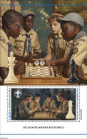 Guinea, Republic 2023 Scouts Playing Chess, Mint NH, Sport - Chess - Scouting - Scacchi