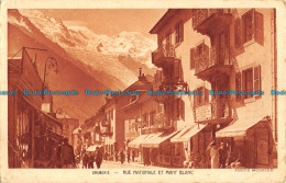 R044892 Chamonix. Rue Nationale Et Mont Blanc. Monnier - Monde