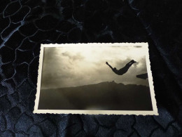 P-300 ,   Photo, Le Saut De L'ange En Contre Jour, Plongeon,  Plage D'Aix Les Bains, 1934 - Lieux