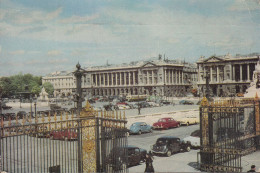 France - Paris - Place De La Concorde - Cars - Citroën Traction - Oldtimer - Old Bus - Uvm. - Nice Stamp - Notre Dame De Paris