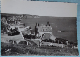 14 Calvados  CPSM Arromanches  Vue D'ensemble Le Tank Et Le Musée - Arromanches