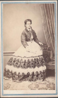 1865 Ca. San Luis De Potosi Fotografia J. Wenzin Y Cia.Damisela Con Vistosa Falda - Amerika