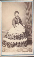 1865 Ca. México. San Luis De Potosi Fotografia J. Wenzin Y Cia.Damisela Con Vistosa Falda - Amerika