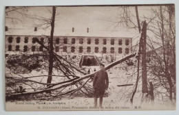 CPA Non Circulée - FRANCE Après-guerre - SOISSONS (Aisne) - PRISONNIERS BOCHES AU MILIERA DES RUINES - Soissons